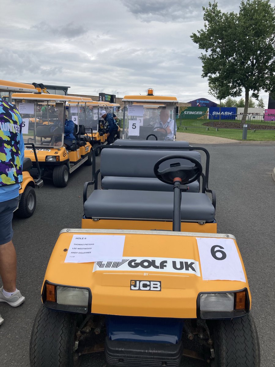 The “Monster Jam” - JCB DIGatron is 1500 horsepower <a href="/WestwoodLee/">Lee Westwood</a> - Buggy Driver - Volunteer golf marshal ⁦<a href="/livgolf_league/">LIV Golf</a>⁩ ⁦<a href="/JCBGolfCC/">JCB Golf & Country Club</a>⁩ #Majesticksgc