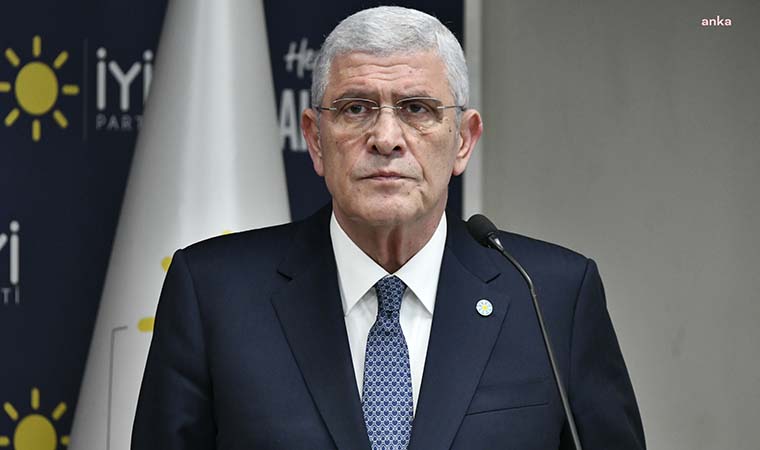 TurkishIndy's tweet image. İYİ Parti Genel Başkanı Dervişoğlu:
🗣️ "Yangına su taşıyan ve tankerleriyle uçuruma sürüklenerek hayatlarını kaybeden üç vatandaşımızın acı haberi yüreğimizi dağladı"
indyturk.com/node/762492/