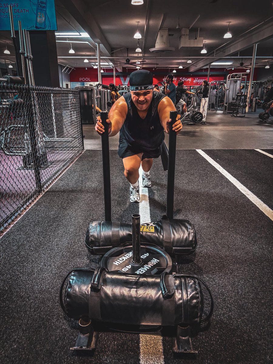 🏔️ Got a good workout in during my mini vacay in Colorado Springs — that elevation ain’t no joke 😮‍💨 Freshman football season right around the corner… time to level up. 💪 #GrindDontStop #AltitudeWork