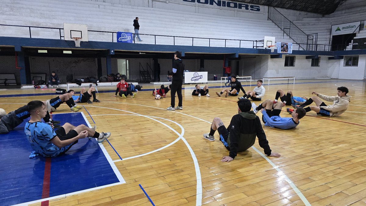 ¡CALENTAMOS! 🔥

En instantes comienza la final de la Asociación Cordobesa de Futsala Amateur. ⚽️🏆

📺 Mirá el partido en vivo: m.youtube.com/watch?v=pSMCJc…