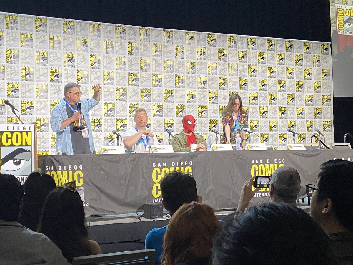 Sketch1984's tweet image. Greg Weisman and his Spectacular Friends panel at #SDCC
Very impromptu and last minute but everyone Greg could get worked on TSSM
