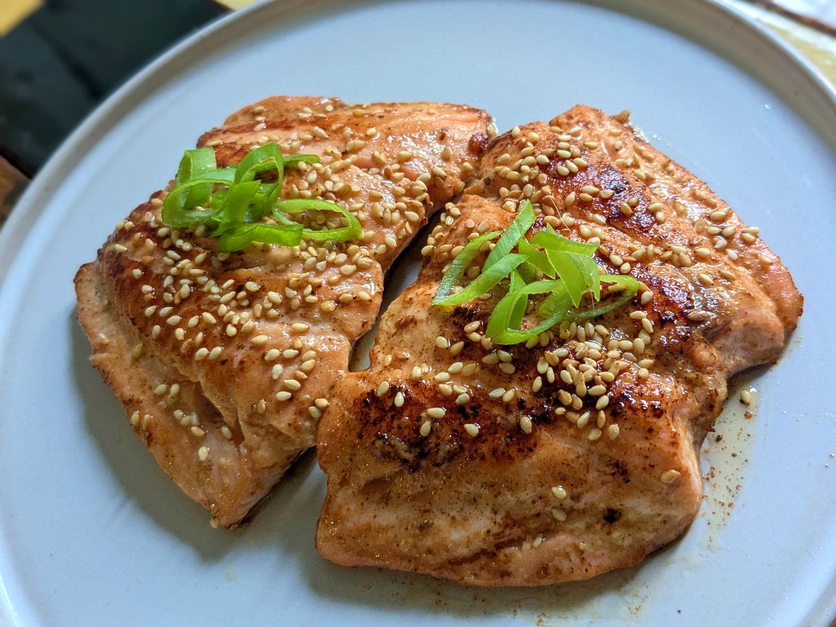 YuriaVT's tweet image. Salmon I cooked for my mom