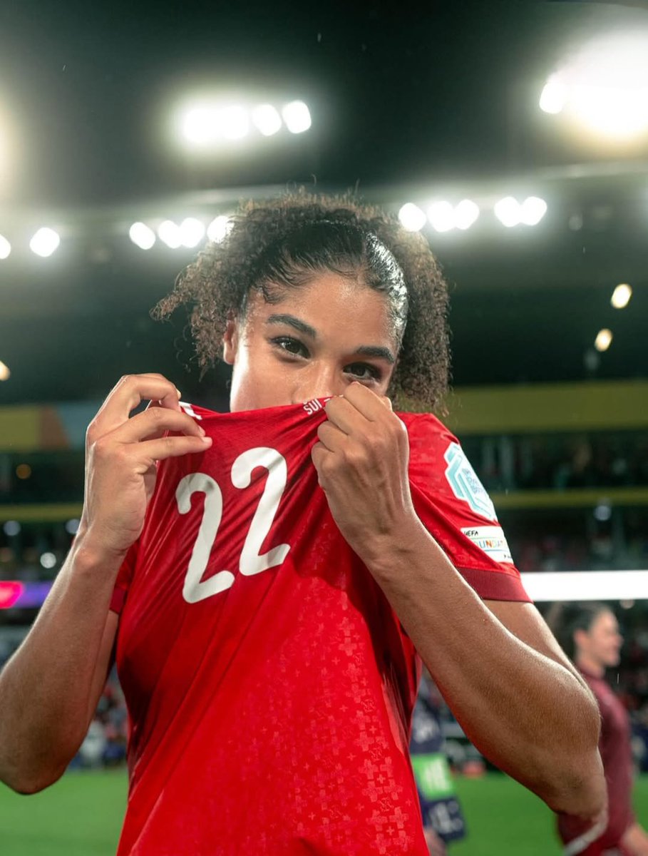 futfembarca's tweet image. 📊| Minutos disputados por las jugadoras del Barça esta #WEURO2025:
Patri (597')
Laia (570')
Alexia (550')
Irene (510')
Ona (486')
Aitana (474')
Pina (345')
Cata (330')
Pajor (270')
Graham (266)
Sydney (278')
Salma (203')
Vicky (201')
Kika (174')
Esmee (139')
Jana (114')