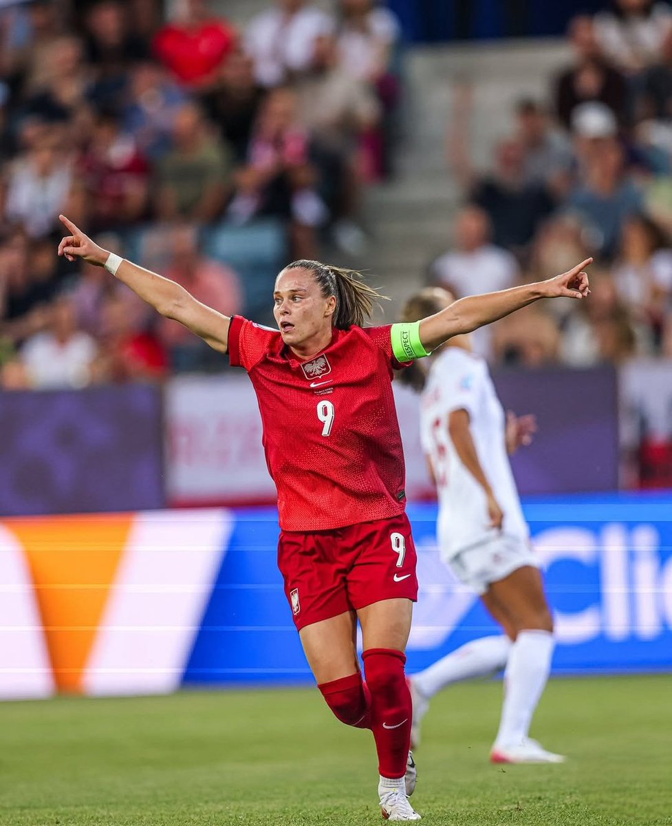 futfembarca's tweet image. 📊| Minutos disputados por las jugadoras del Barça esta #WEURO2025:
Patri (597')
Laia (570')
Alexia (550')
Irene (510')
Ona (486')
Aitana (474')
Pina (345')
Cata (330')
Pajor (270')
Graham (266)
Sydney (278')
Salma (203')
Vicky (201')
Kika (174')
Esmee (139')
Jana (114')
