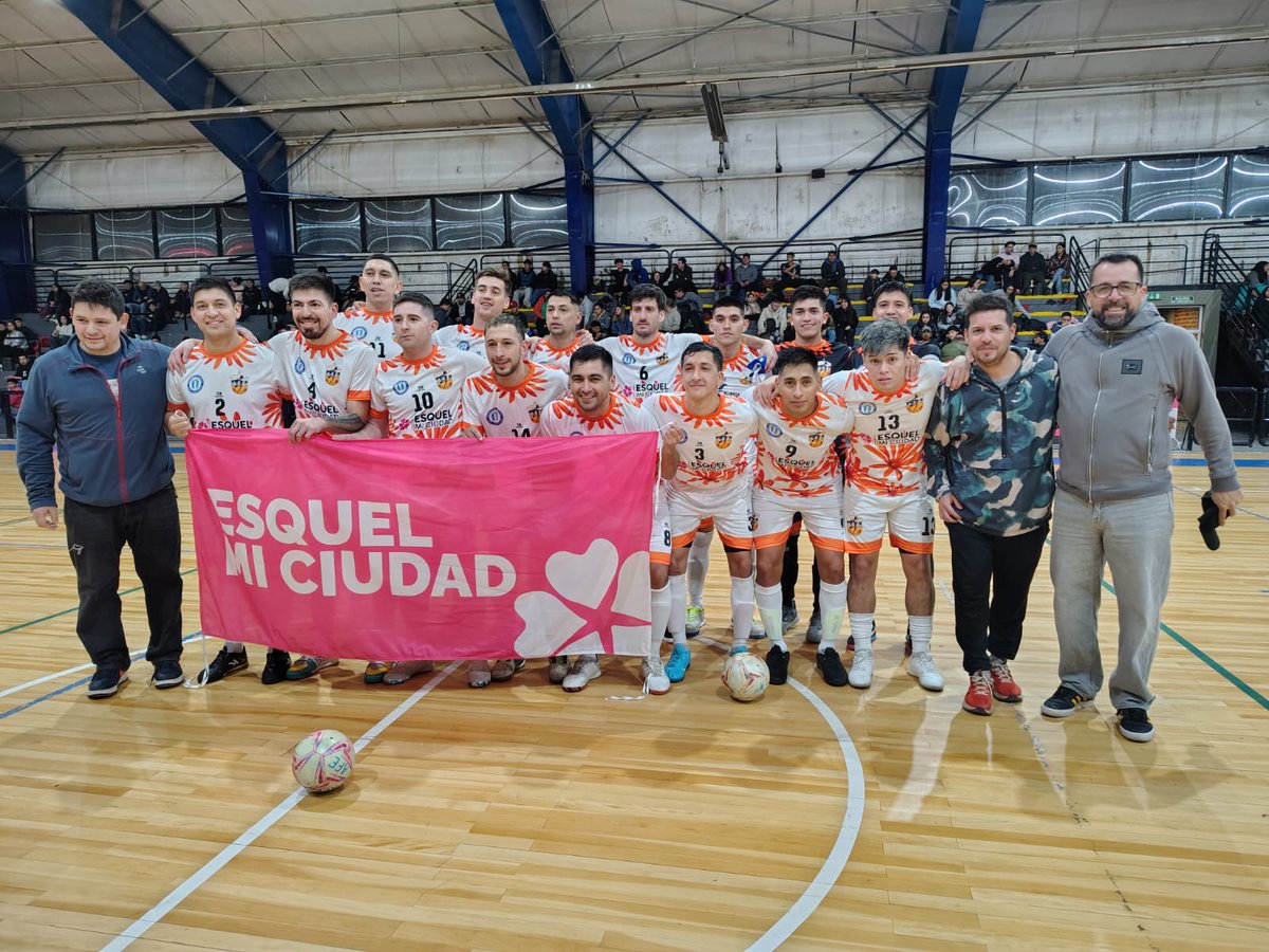 Canal4Esquel's tweet image. La Selección Esquel de Futsal rumbo al Argentino en Rosario
#EsquelEnElArgentino
#FutsalEsquel
#vamosesquel
canal4esquel.com.ar/la-seleccion-e…