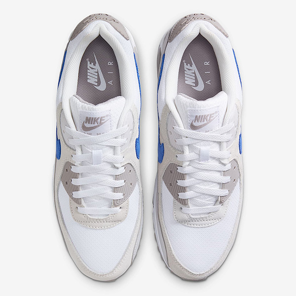 KicksDeals's tweet image. Select sizes are $50 OFF retail for the white/college grey-racer blue Nike Air Max 90 at $78.38 + FREE shipping.

BUY HERE -&amp;gt; tinyurl.com/3w2ktzcj (use promo code SPORT at checkout)