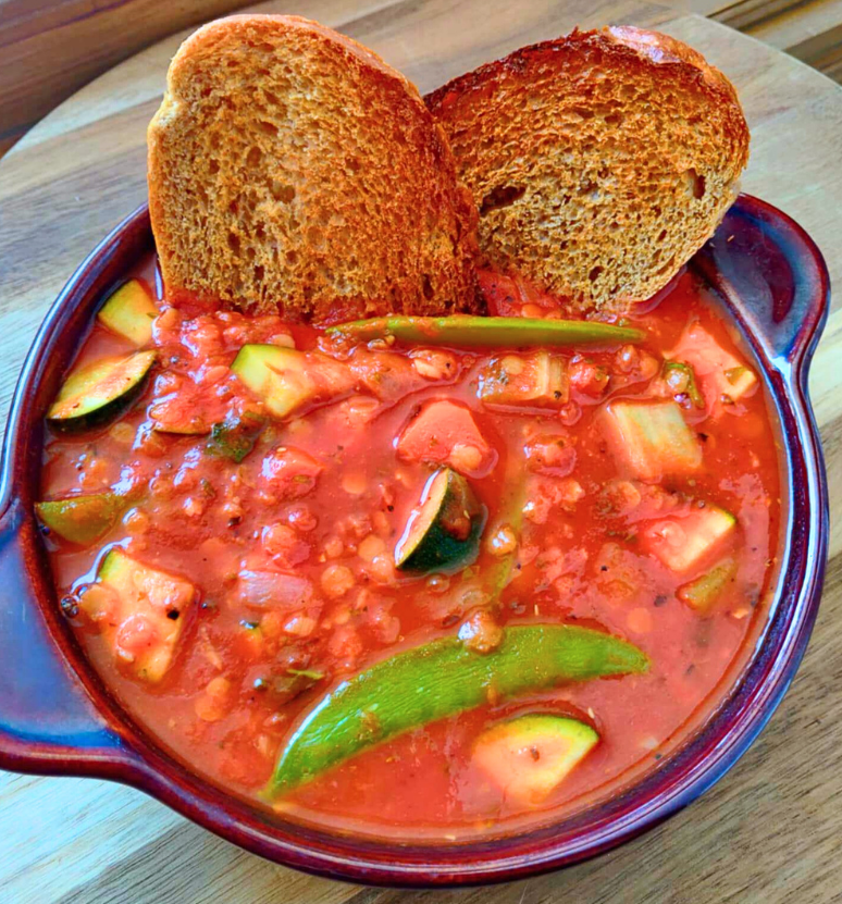 LoyallyCh's tweet photo. Menu: Minestrone π
#LoyallyNom #VChef https://t.co/ZtR6FHrQlU