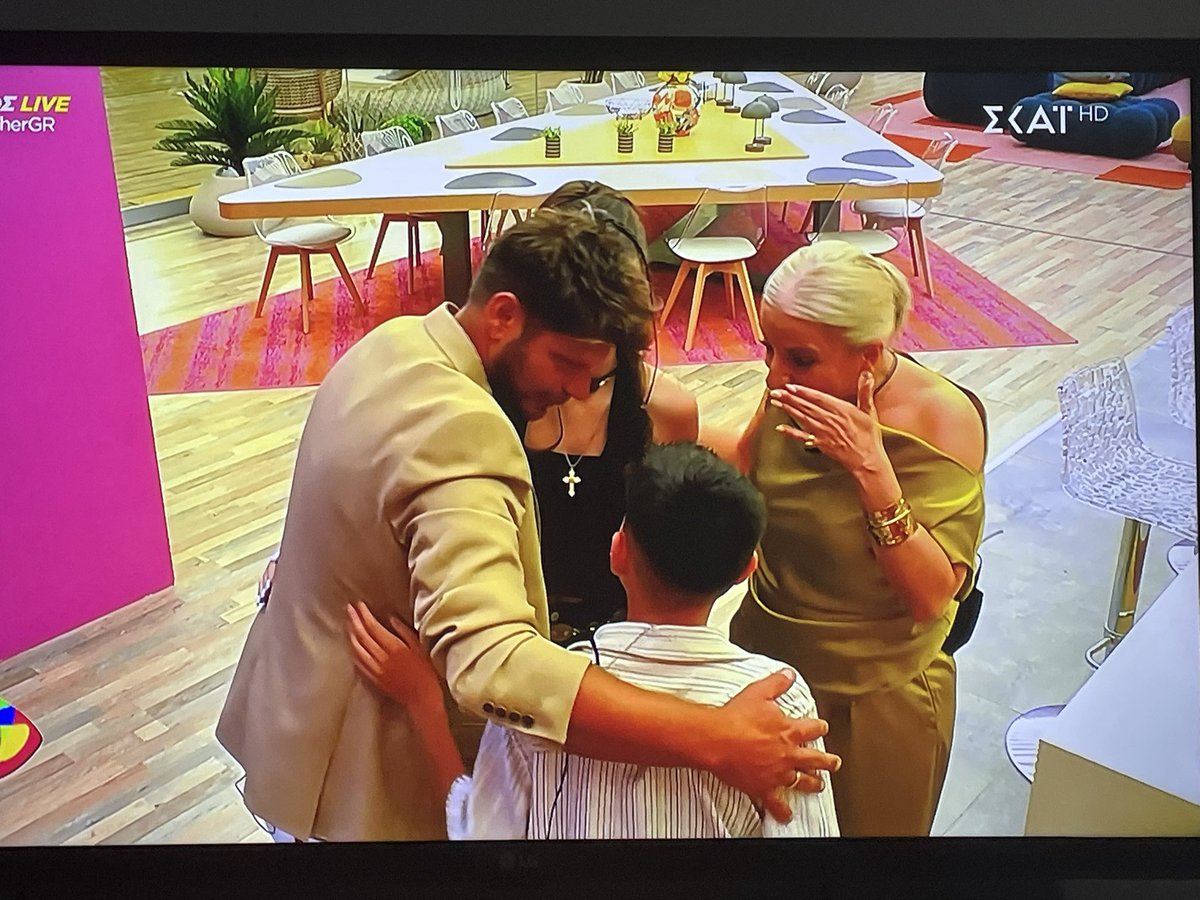 DimitrisKriti01's tweet image. Να χαίρεσαι την υπέροχη οικογένεια σου άρχοντα…
 #bigbrothergr