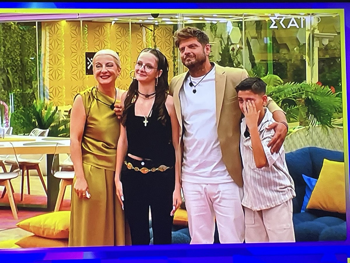 DimitrisKriti01's tweet image. Να χαίρεσαι την υπέροχη οικογένεια σου άρχοντα…
 #bigbrothergr
