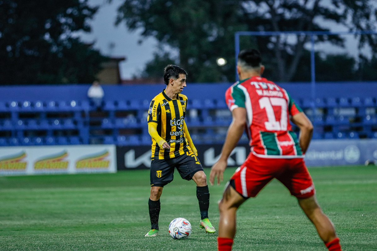 CopaDePrimera's tweet image. ⏱️ 45’
➕ ¡2’ más para la primera mitad!
➡️ @a_tembetary 0
➡️ @ClubGuarani 1
🗓️ Fecha 4
#ClausuraAPF2025 🇵🇾
#CopaDePrimera 🏆
