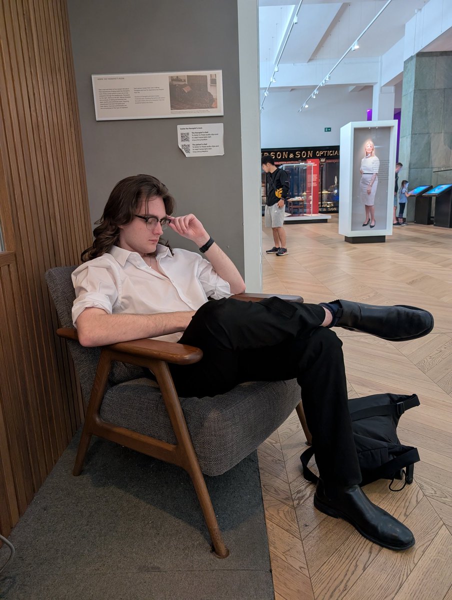 Dec Morningstar 🇬🇧🏳️‍🌈🌹 tweet media