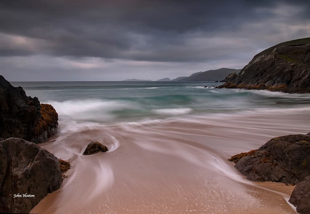 ThisIsIreland3's tweet image. 'Kerry Has It all' ๐โ๏ธ
This morning on Coumeenoole Beach.
Need I say any more!! ๐
๐ธ John Hooton
#Kerry #Ireland #Beach