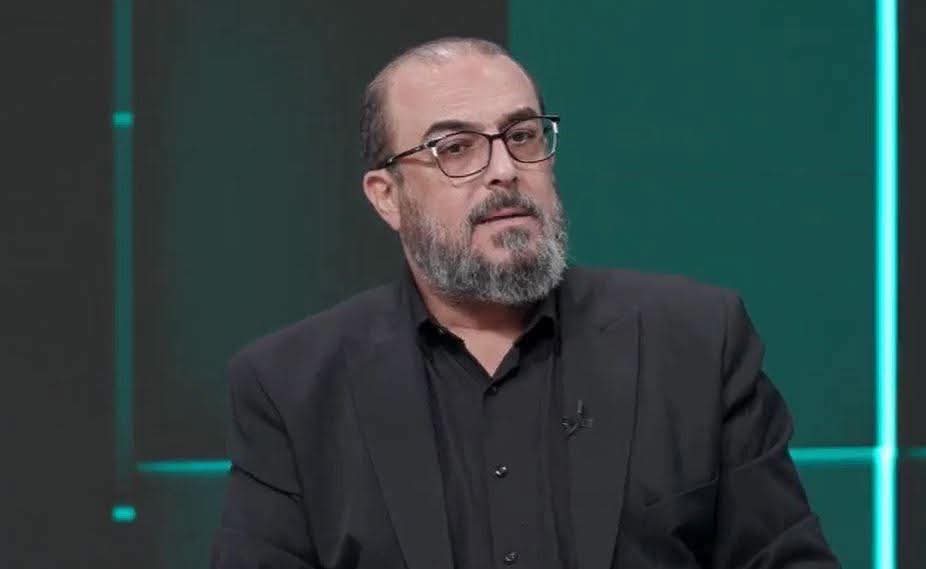 شهداء وجرحى بأشتباكات بين مسلحين والشرطة وسط #بغداد .. 

 سلام عادل: ولد عم واتعاركوا

#العراق