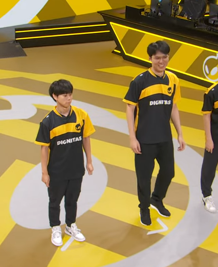 midjglsynergy's tweet image. 5&apos;11 vs 6&apos;0