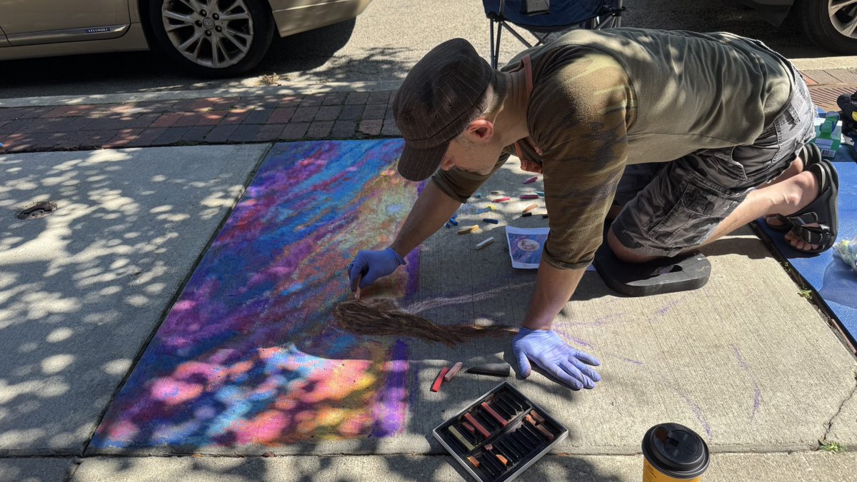 EvanstonNow's tweet image. Hot pavement yields cool art dlvr.it/TM8DvY