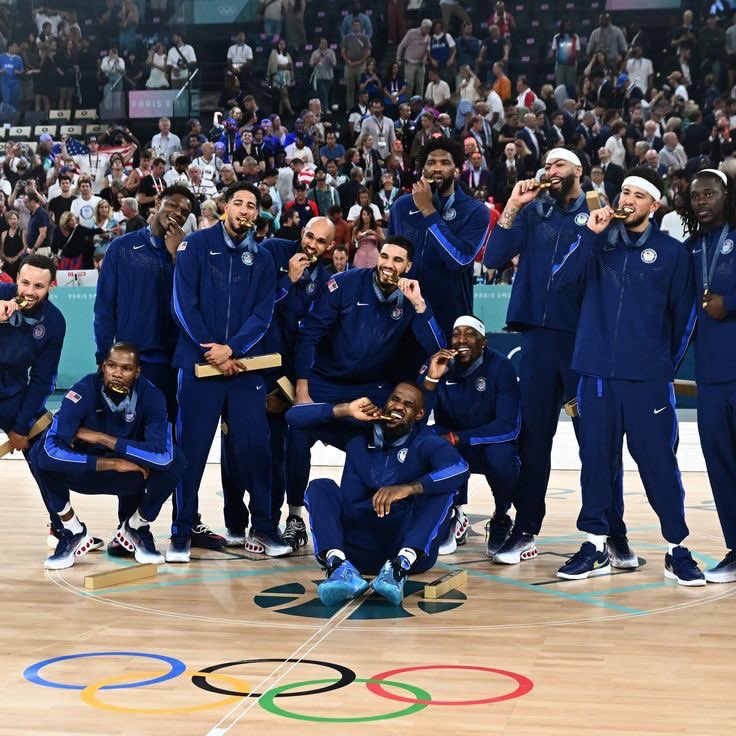 criadocurry's tweet image. Ao ser perguntando qual o melhor time que já jogou, Curry respondeu o time olímpico de 24

“Tivemos pouco tempo para se entrosar, mas tivemos que fazer isso”