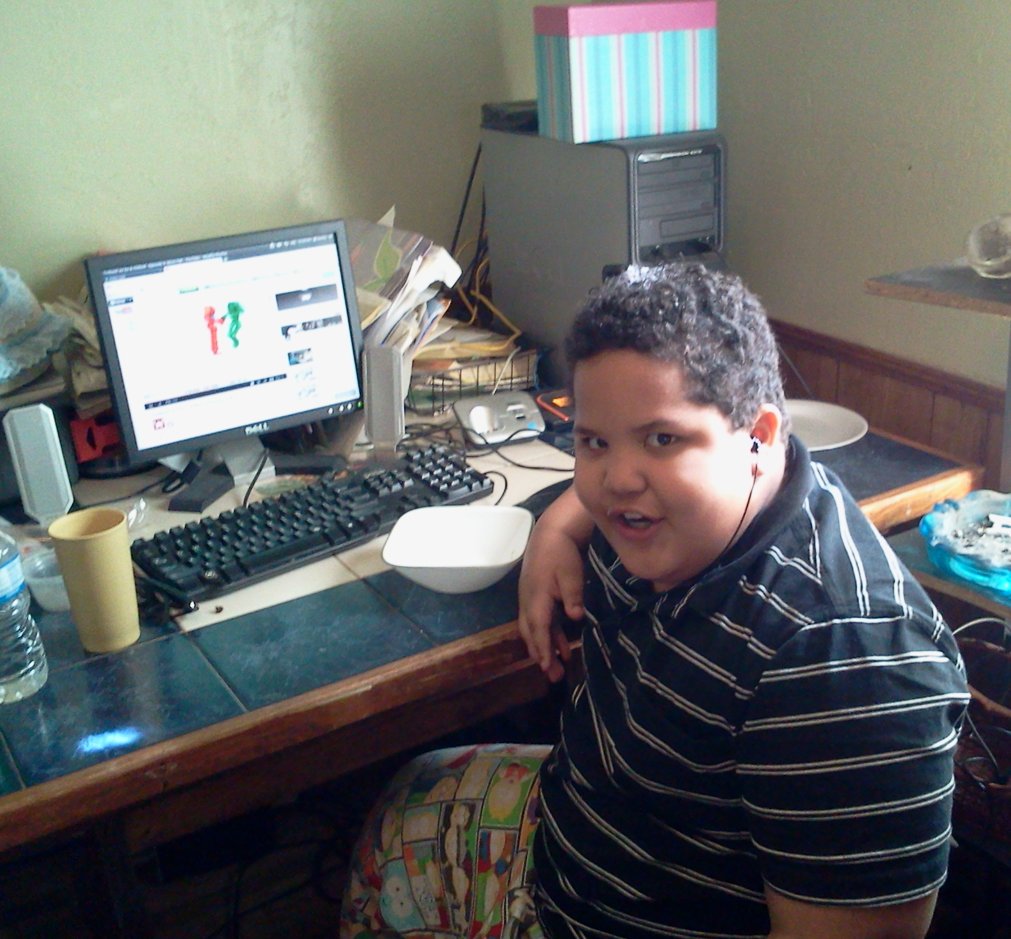 Incyn_'s tweet image. Dining room pc gamer when i was like 9