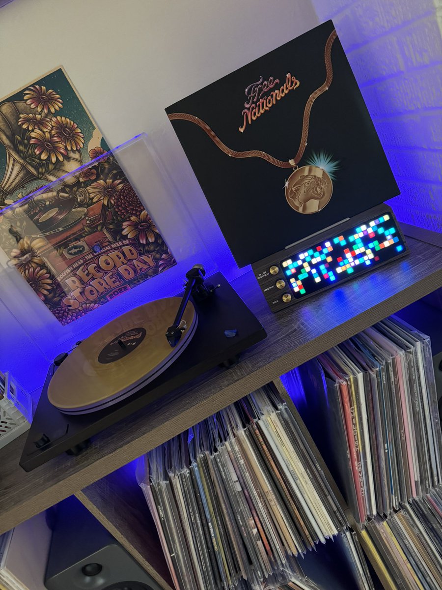 Stings_Records's tweet image. Now Spinning: Free Nationals by @freenationalsXX 🌟🌟🌟