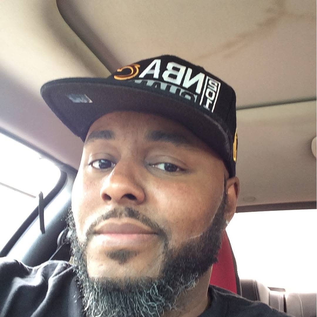 tunaeP_'s tweet image. Wow I use to be a really handsome fella