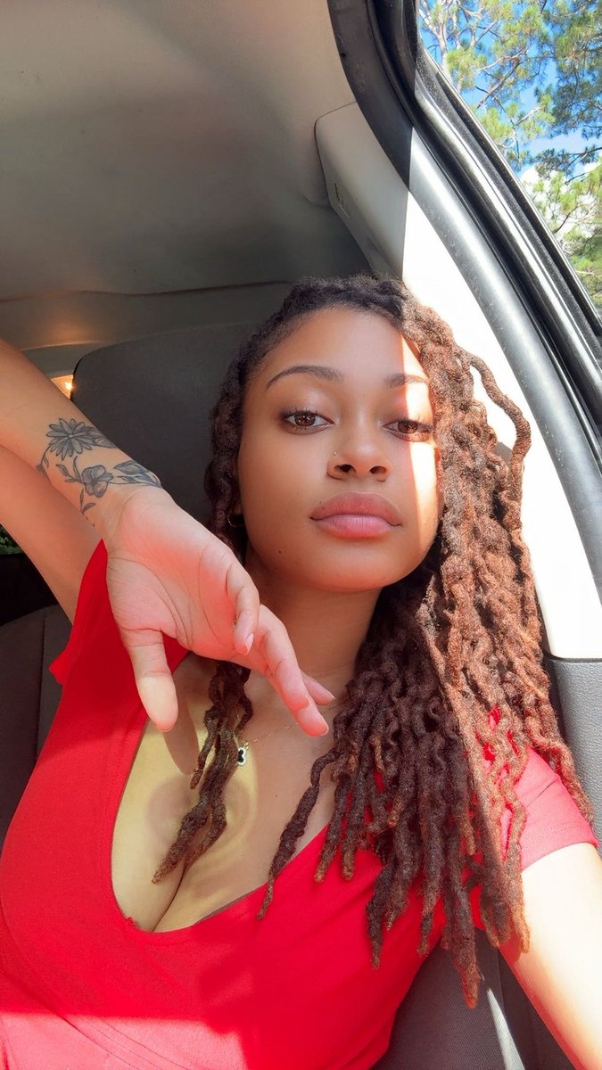 SimplyParisx's tweet image. ❤️🍒