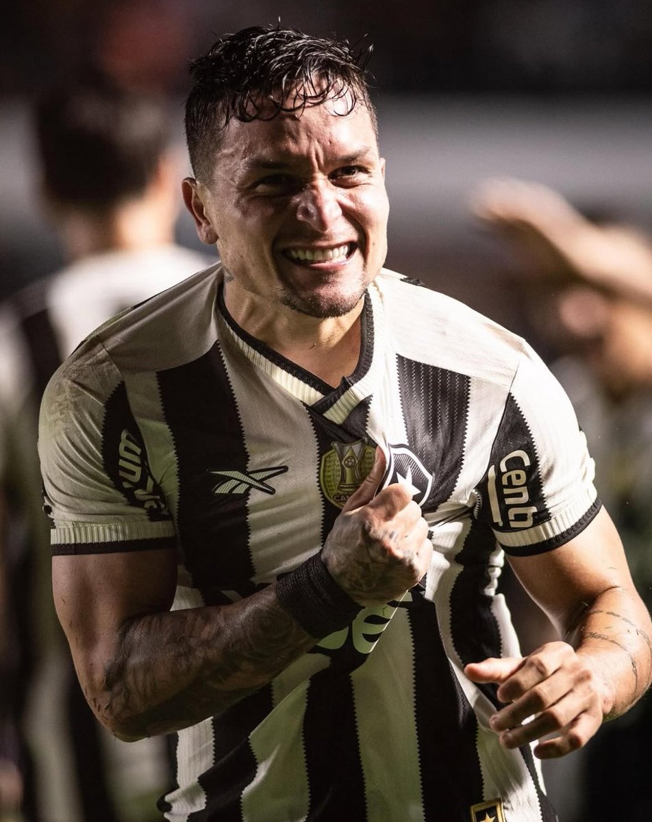 informafogo's tweet image. A proposta é muito boa. 15 milhões de euros, beleza. Mas, eu não sei se venderia o Artur não.

Precisamos de reforços e não de mais saídas, ainda mais pela importância do atacante.

E vocês? Venderiam? ⬇️