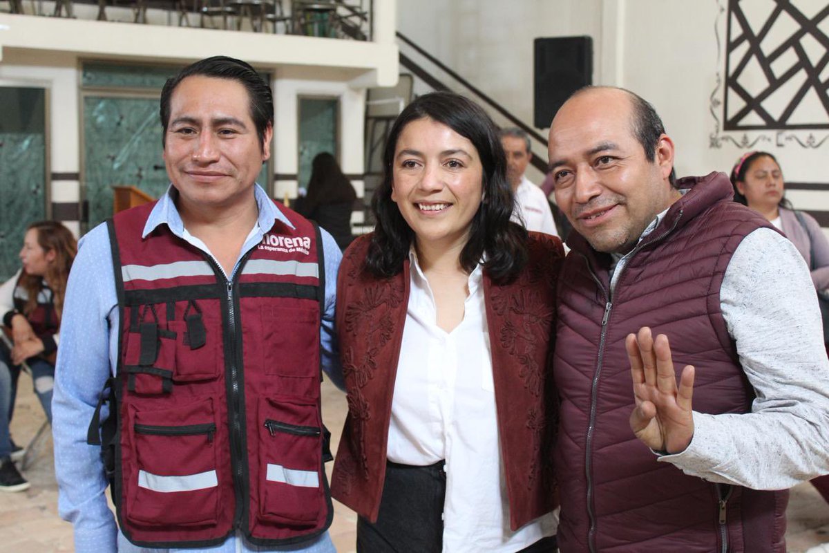 vianeygarciar_'s tweet photo. Nuestro movimiento nace en territorio, con amor al pueblo. Nos toca involucrarnos para que la transformación siga siendo del pueblo. Gracias al presidente @robertsolisvall y a la presidenta @OlgaRomeroGC por la invitación a a la afiliación masiva en Huejotzingo. #ElPowerSigue💪🏽 https://t.co/dFWrLF1KpT