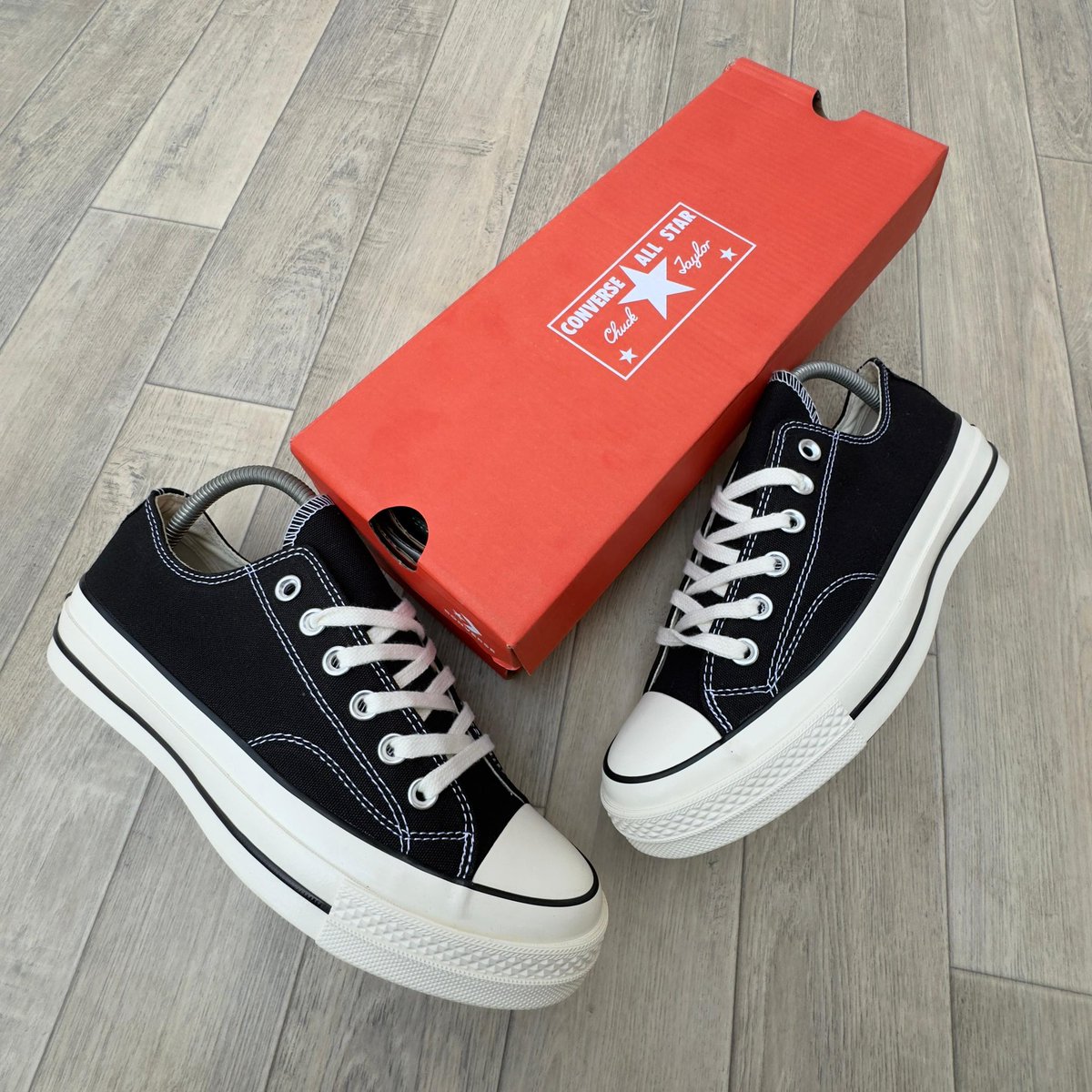 Tekachiixx's tweet image. CHUCK 70 LOW “BLACK” & “GREEN”
Size : 39 - 44
Price : ₦65,000