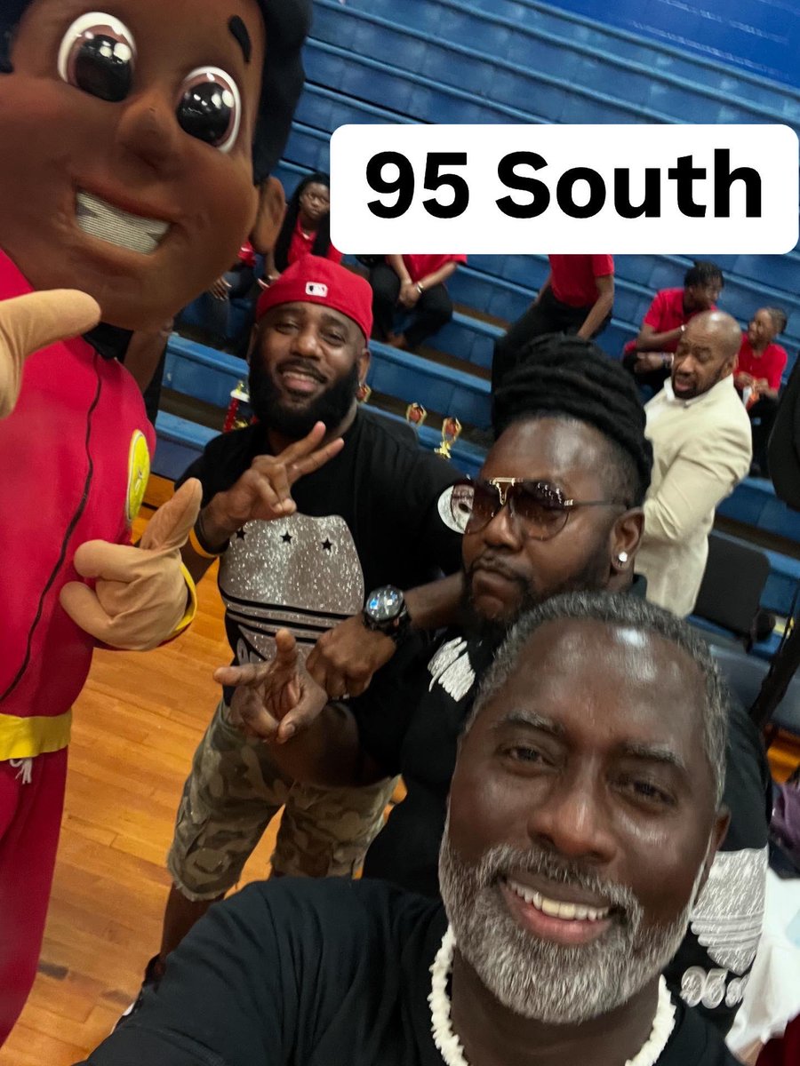 CornbreadSeries's tweet photo. Mrs. Betty Burney’s Celebrity Basketball Game was unbelievable!!! Cornbread and I had a blast meeting everyone and sharing the Cornbread Series with kids in attendance. https://t.co/cu4AWLHaz5