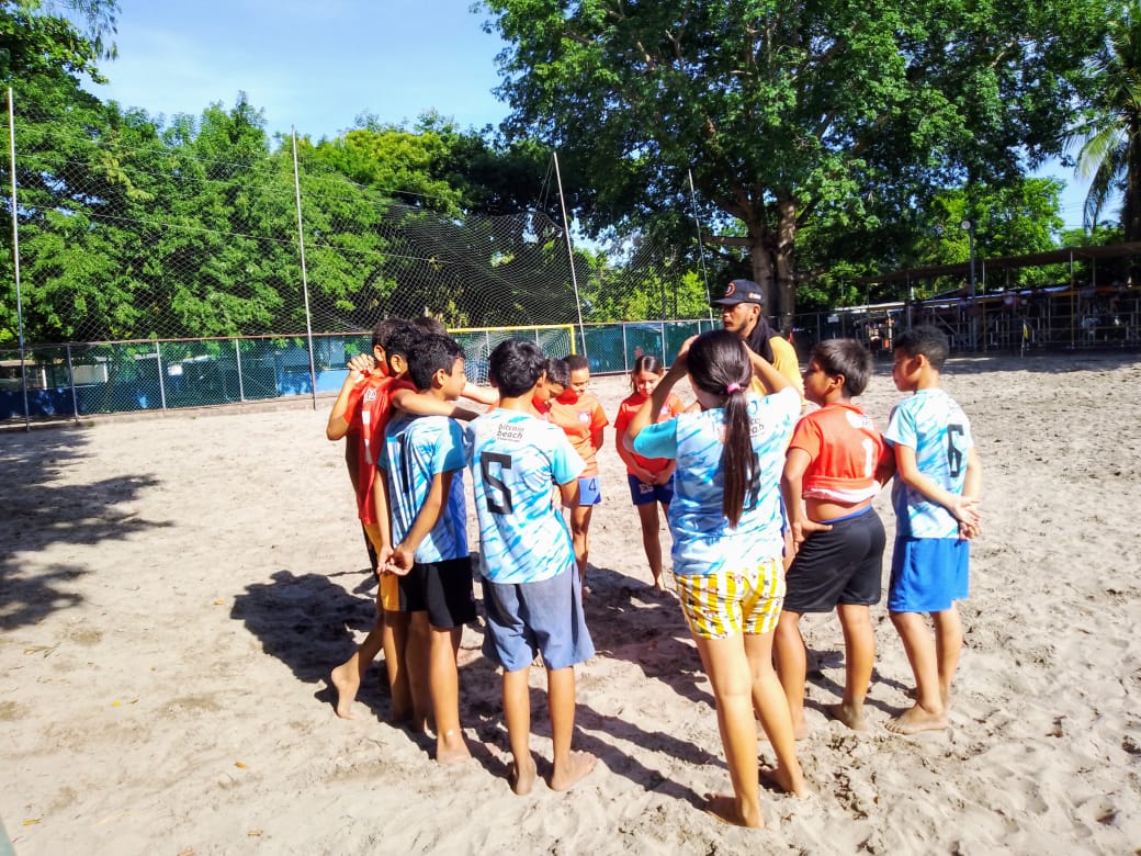 Bitcoinpirraya's tweet image. Hablarles a los niños de Bitcoin darles un consejo una motivación, verlos divertirse jugando fútbol y ver a personas en los negocios pagando con Bitcoin, es una gran satisfacción saver qe el trabajo se está realizando de la mejor manera.
@Bitcoinbeach
@IsaacGuerr83881