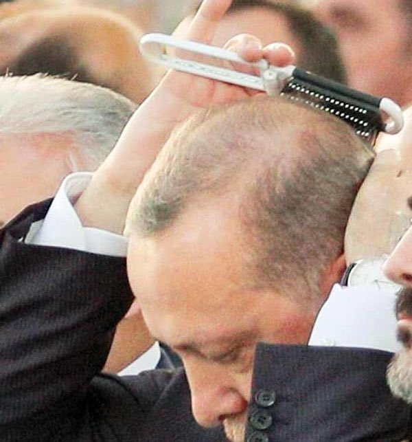 andromedastars5's tweet image. Ülke yanarken malum şahsın yaptığı