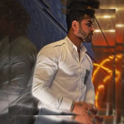 Hurr_21's tweet image. يزعم بأنه معارض "الولائية" ونظام الملالي ويتحدث عن رفضه لمليشيات إيران في العراق لكن سكوت المليشيات عنه التي تكمم الأفواه وتبطش بالمعارضين يثير ألف علامة استفهام!
كيف لمعارض حقيقي أن يبقى في العلن بصورةٍ وصوتٍ دون أن يُمس وهو داخل العراق؟
إما أنه مدعوم... أو مدعٍ.