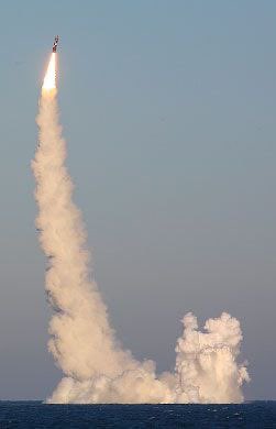 _Holy3's tweet image. ❗️Publicación especial por el Día de la Marina Rusa
⚓️🇷🇺 La imagen muestra el RSM-56 Bulava (nombre de informe de la OTAN: SS-N-32), el misil balístico intercontinental lanzado desde submarino más avanzado de Rusia, diseñado específicamente para los submarinos nucleares clase…