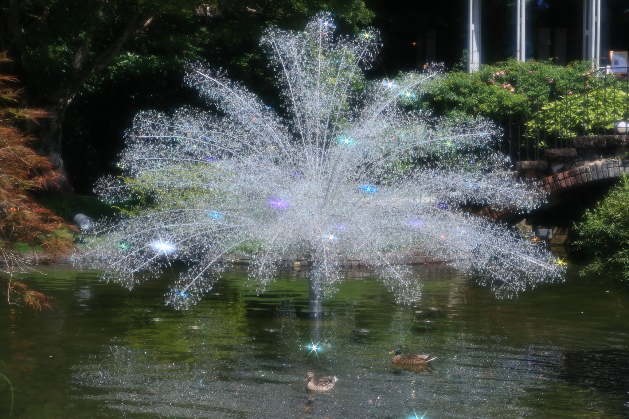 箱根ガラスの森美術館　クリスタルガラス　船 クリスタル・ガラスの水上花火 | 箱根ガラスの森美術館 ブログ