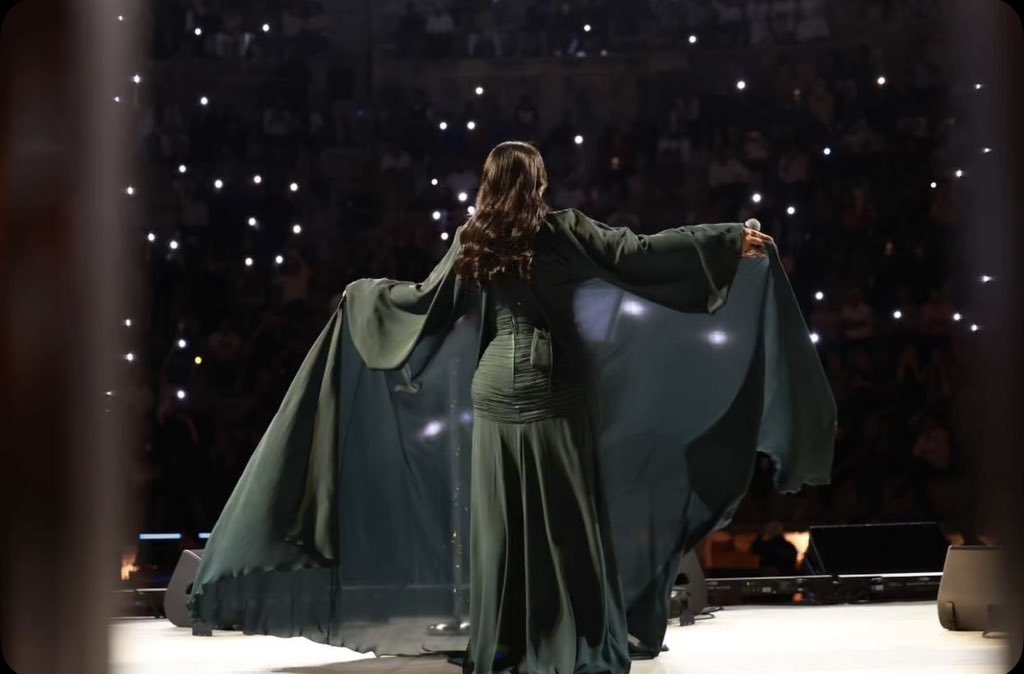 halomy_libya's tweet image. - سيدة الأغنية الخليجية أحـلام👸🏻🖤