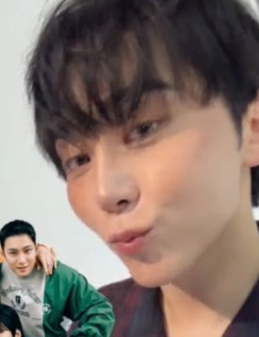 roundcat_Boo's tweet image. 너 지금 귤색 블러셔 왕창 하고 부리 내밀고 애교 부린다고 ??  ㅈㅉ 말안돼 ..   이건 아니야 🧎‍♀️