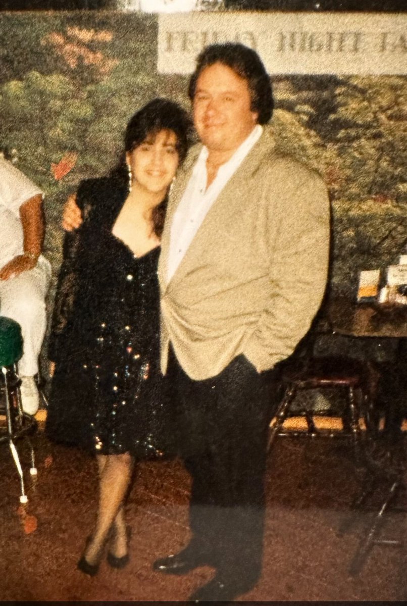 2 lost souls swimming in a fish bowl….runnin’ over the same old ground….finding the same old fears…..but you’re not here💔
WISH YOU WERE HERE 🙏
#Soulmates