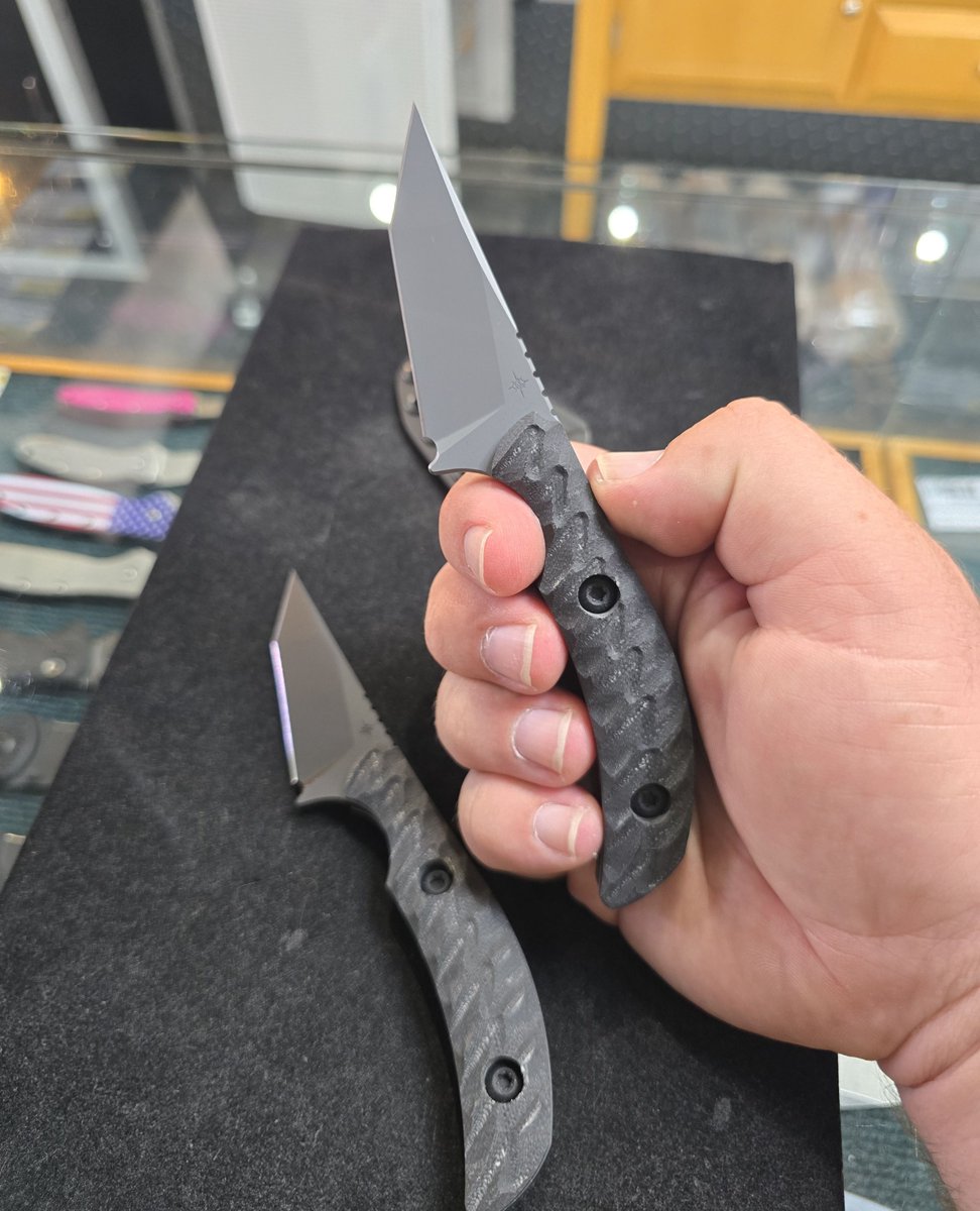 FlagsandCutlery's tweet photo. Toor Knives The Shifter T instore are ready for you. 
The Shifter T come in CPM M4 Blade steel in Phantom Grey or SOCOM Black Blade and Black G10 Handle. 

https://t.co/Rg3y73MCiL https://t.co/vn6E3kHV88