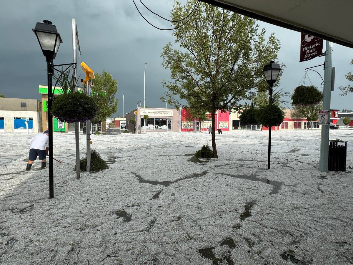 Big time hail in Cardston AB this evening pic taken by Darby Eagle Speaker #abstorm