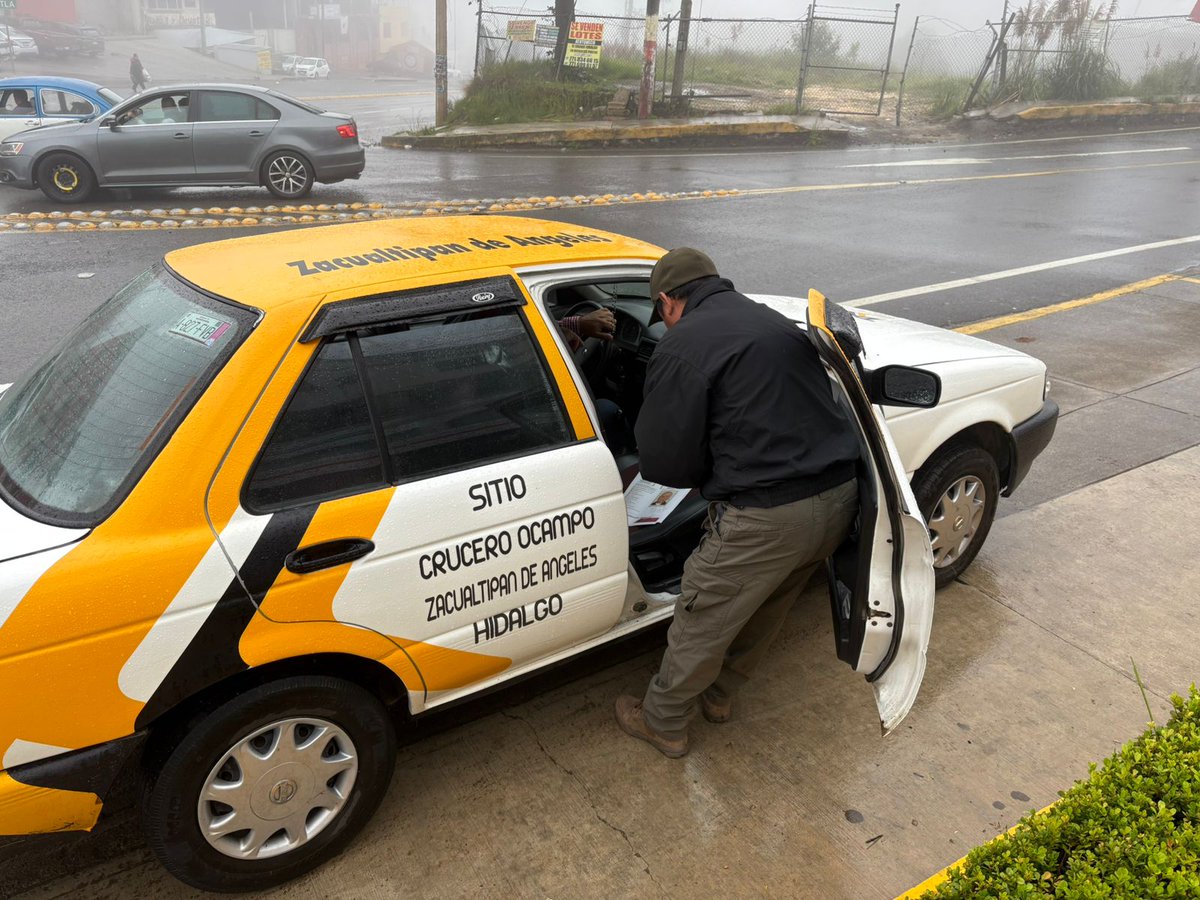 CBPEHidalgo's tweet image. La Comisión de Búsqueda de Personas del Estado de Hidalgo, llevó a cabo difusión y pega de fichas de una persona del género masculino de iniciales H.M.V.  Lo anterior en los municipios de San Agustín Mezquititlan y Zacualtipán de Ángeles.