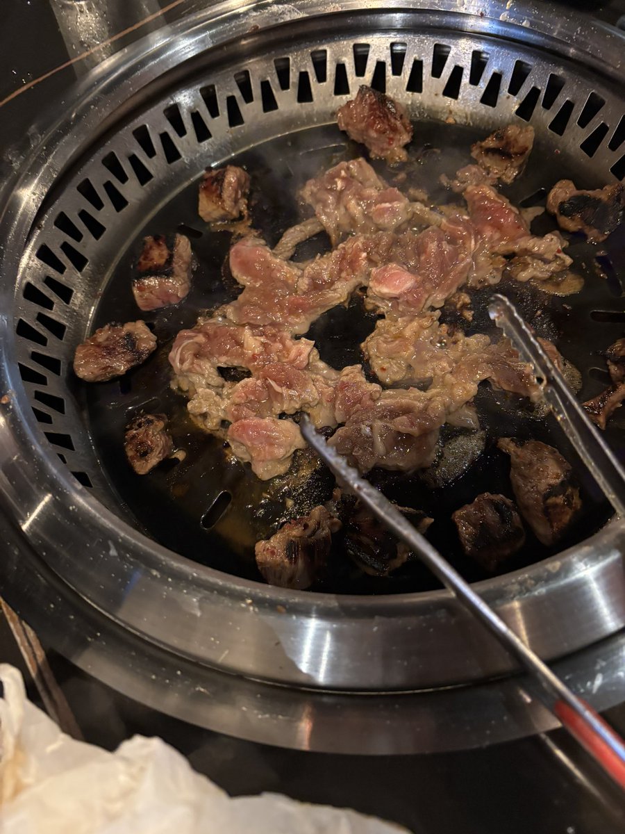 KBBQ dinner with the girls
<a href="/VT_Hazeljuniper/">Hazel Juniper 🌱 Elf Vtuber</a>  <a href="/SleepyHollyVT/">SleepyHollyVT</a>