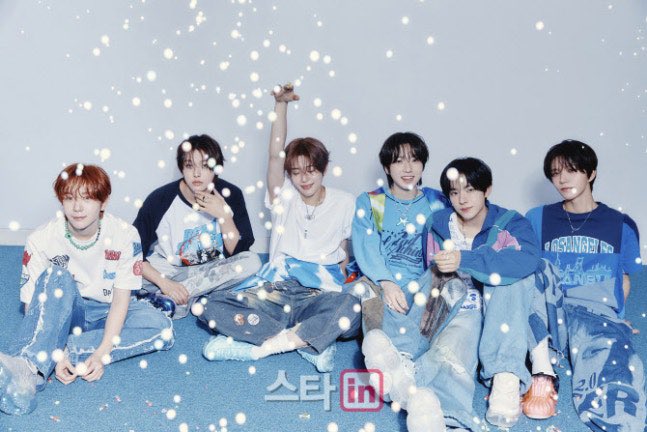 ARCH23IVES's tweet image. #NCTWISH will pre-release a summer single for their upcoming album in August! 

naver.me/GCg2Qw7G