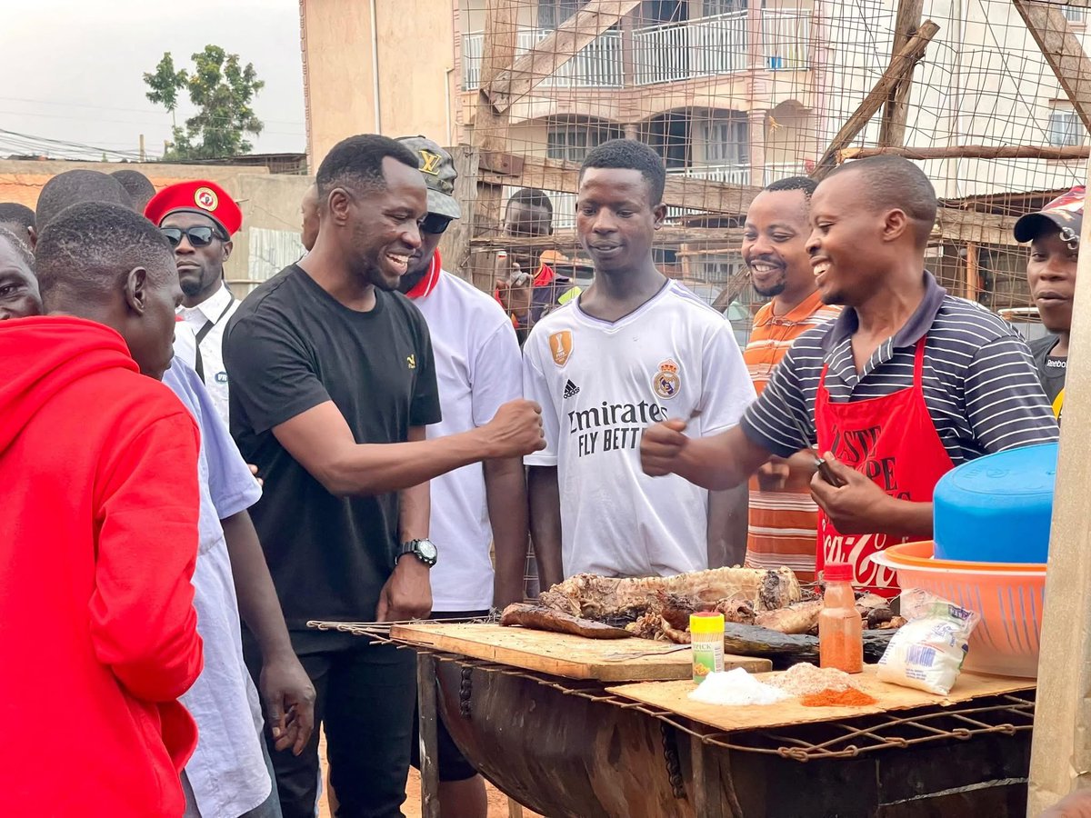 joseUganda's tweet image. Singer @NubianBukenAli stepping up for Mayor of Nakawa Division! 🌟 The reception is OVERWHELMINGLY POSITIVE! 💪 His CLEAN LEGACY precedes him! 
@NUP_Ug 
@HEBobiwine 
@People_Power_Ug 
@DrMorgans01 @DavidLRubongoya 
@KabuyeFrankK