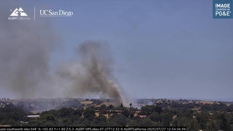 CodeRed001Blue's tweet image. #WarrenFire 8100 block of Warren Road, Jenny Lind, Calaveras County. 

12:55PM Firefighters are responding to a reported vegetation fire in the area with smoke showing on the camera above.