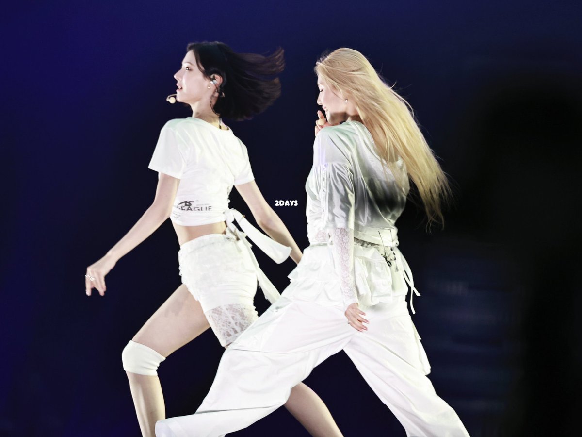 choijiwoopic's tweet image. OMG THIS DUO IS EVERYTHING