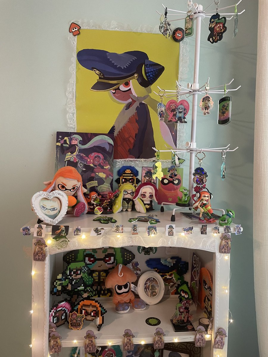 captain3lover's tweet image. updated shrine!! still have a few more things coming in the mail but i rlly wanted to post it now