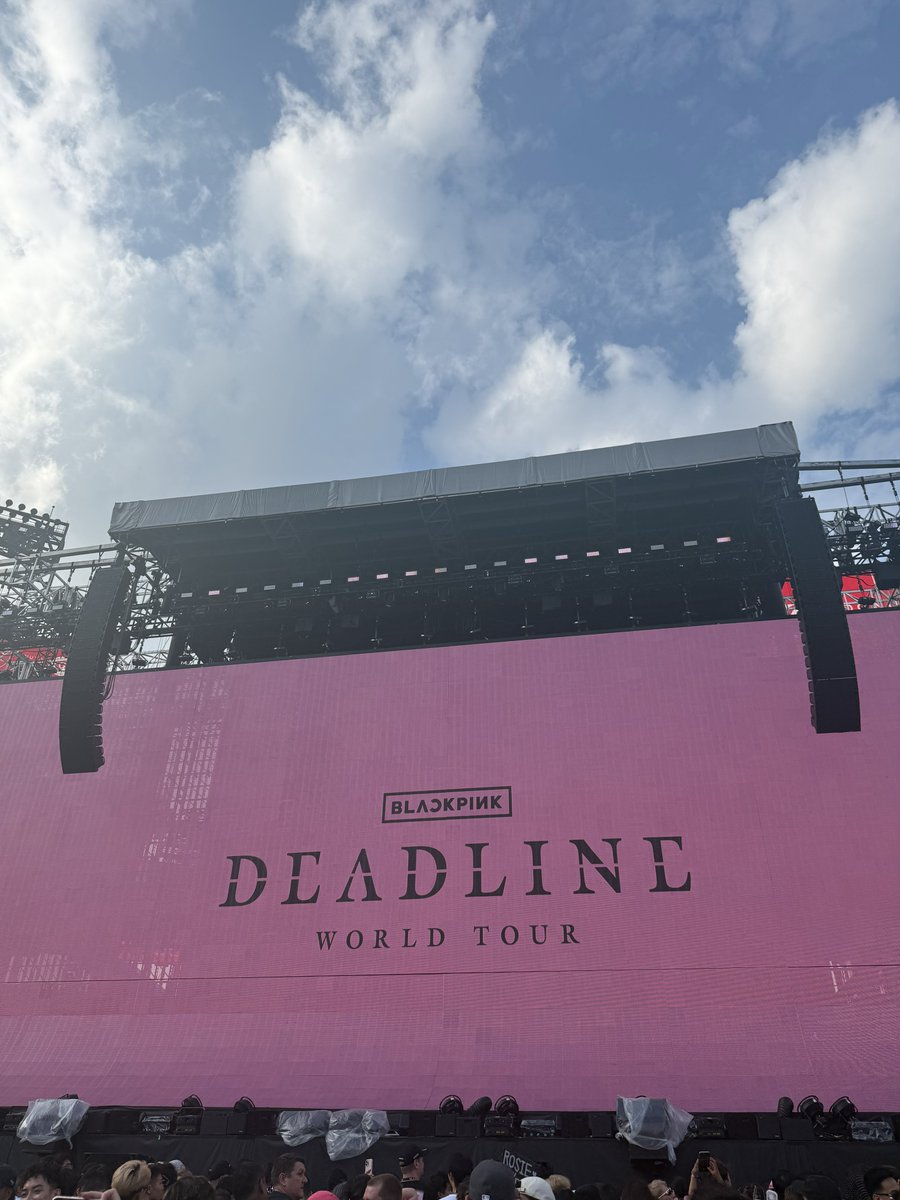 ontheground's tweet image. last show it’s tears.
