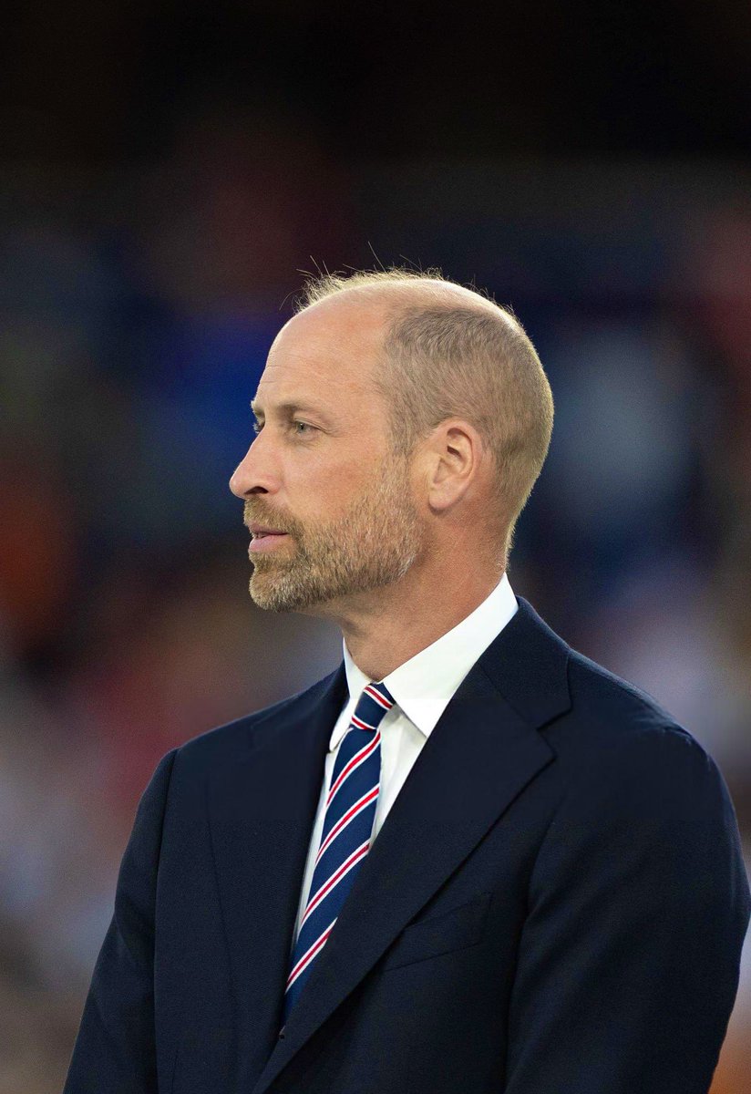 isaguor's tweet image. Diablos, he is HOT 🥵 

The Prince William.