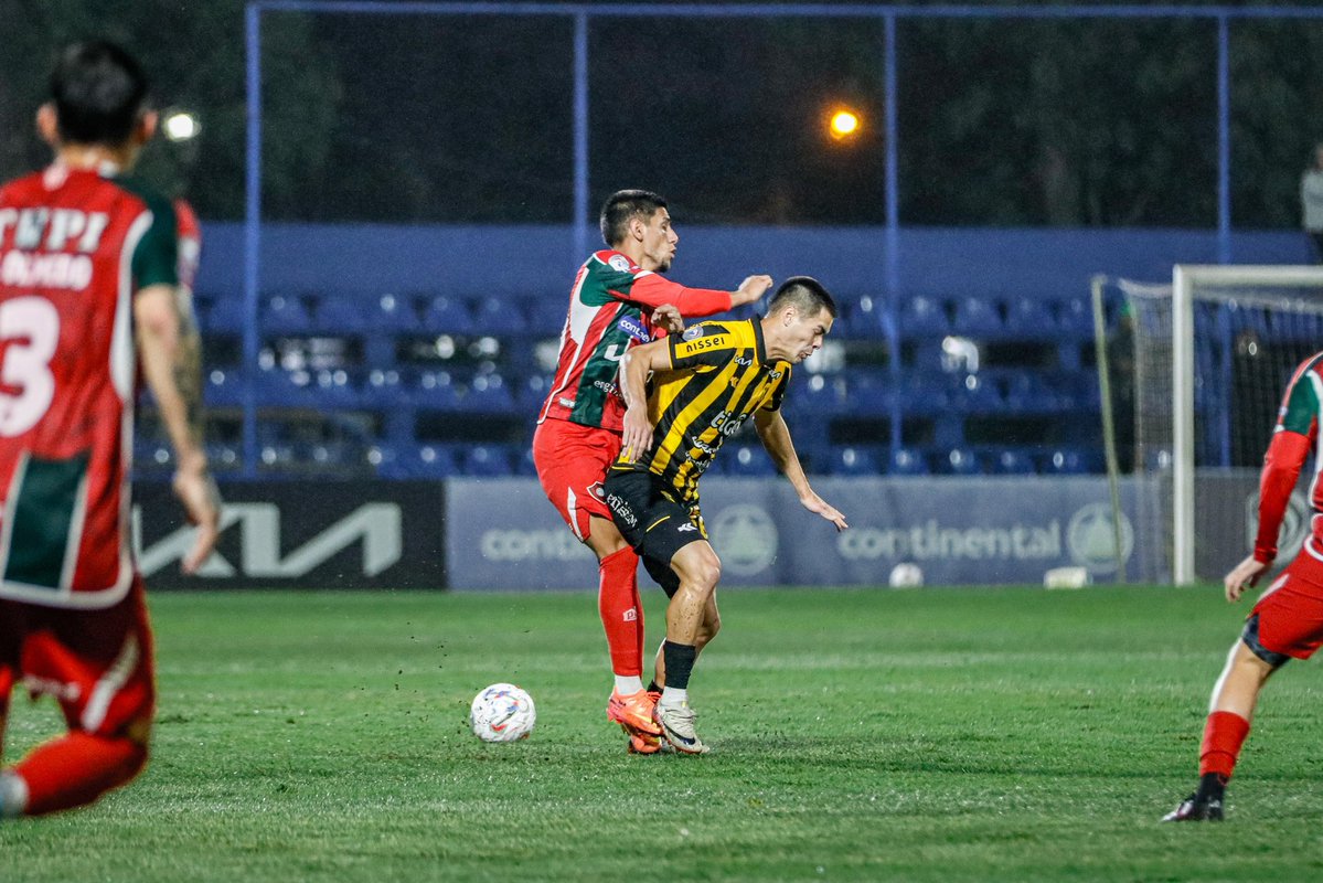 CopaDePrimera's tweet image. ⏱️ 65’
➡️ @a_tembetary 0
➡️ @ClubGuarani 1
🗓️ Fecha 4
#ClausuraAPF2025 🇵🇾
#CopaDePrimera 🏆