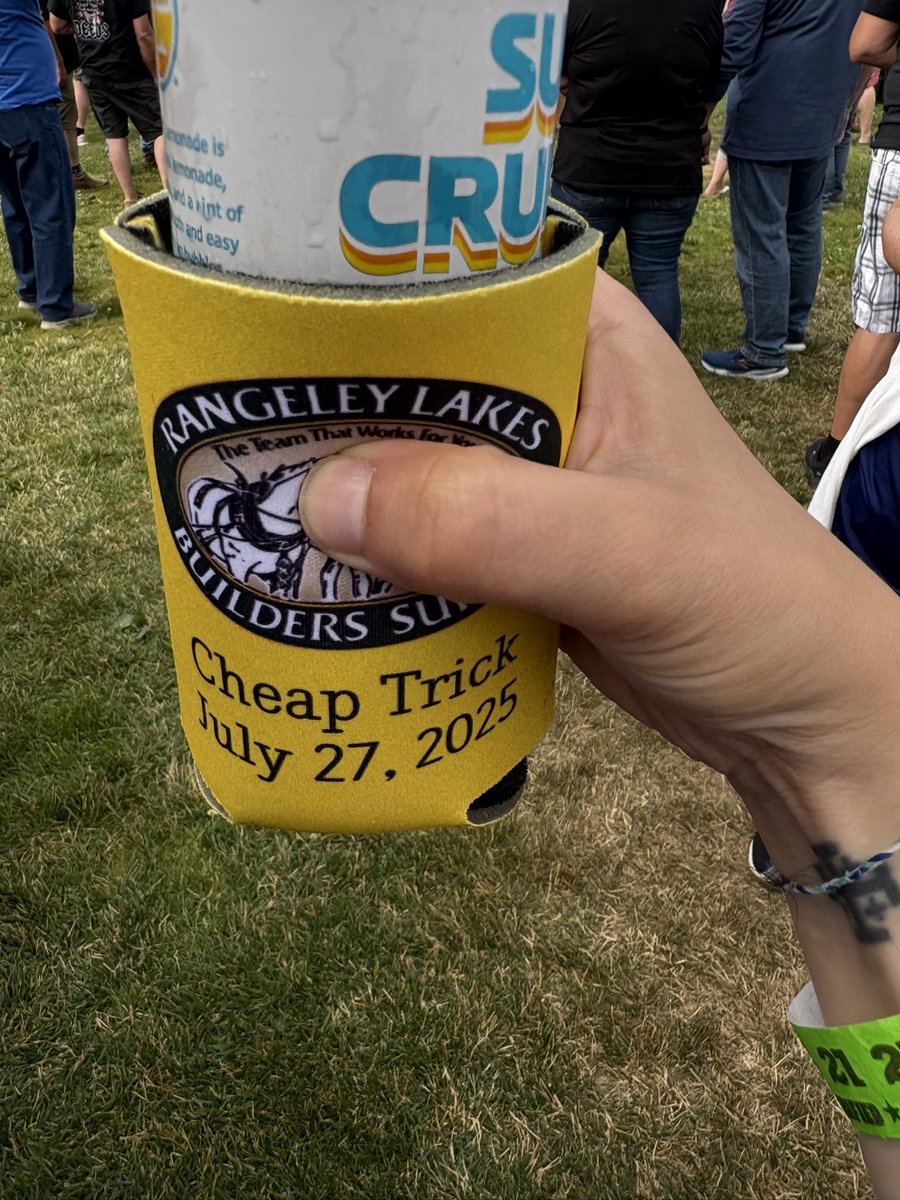 crousselle's tweet image. Cheap Trick? In Rangeley? With a surprise VIP upgrade? Sure?