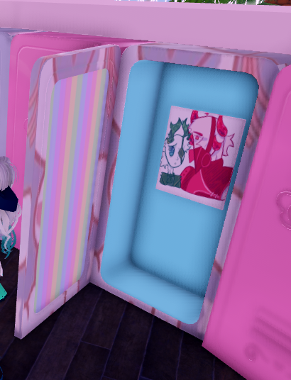 butchmedkit's tweet image. how the fuck do you make a good royale high locker.